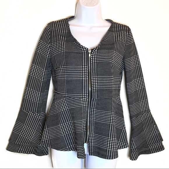 Tops - NWOT Zip-up peplum top